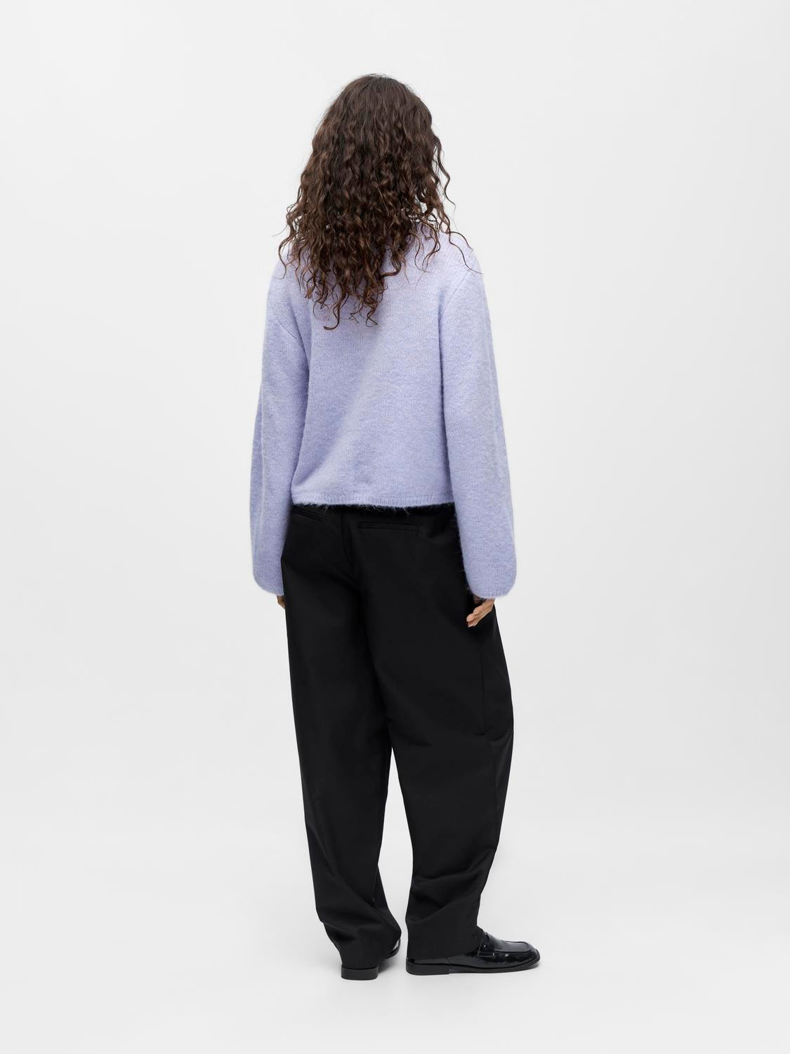 model_shot-back